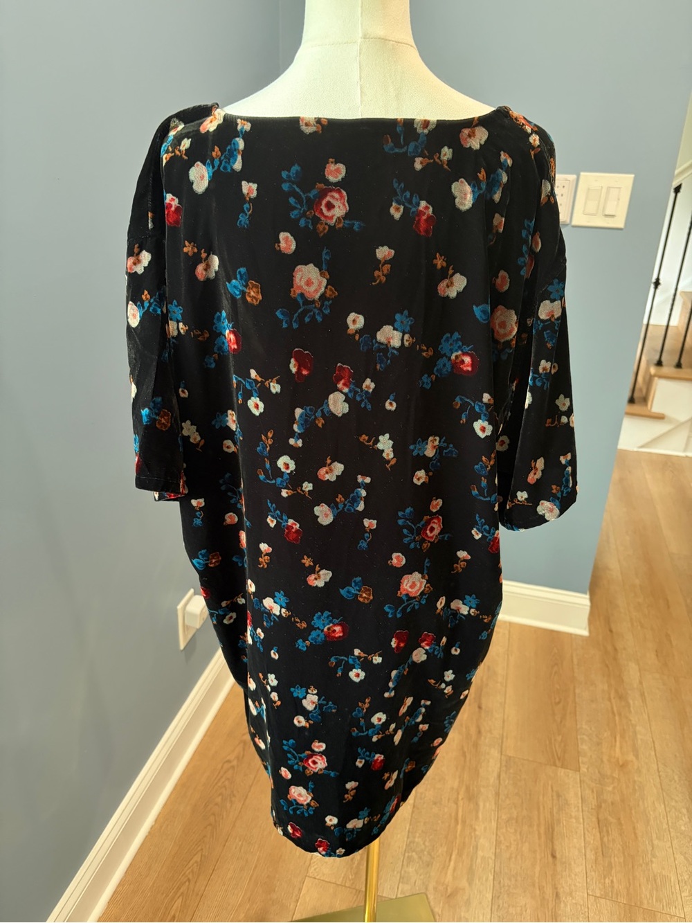 Natural Life Black Floral Velvet V Neck Tunic Dress Size L Boho - Picture 7 of 9